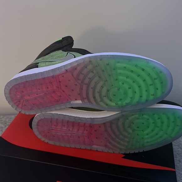 Air Jordan 1 - New with Box - Picture 3 of 3